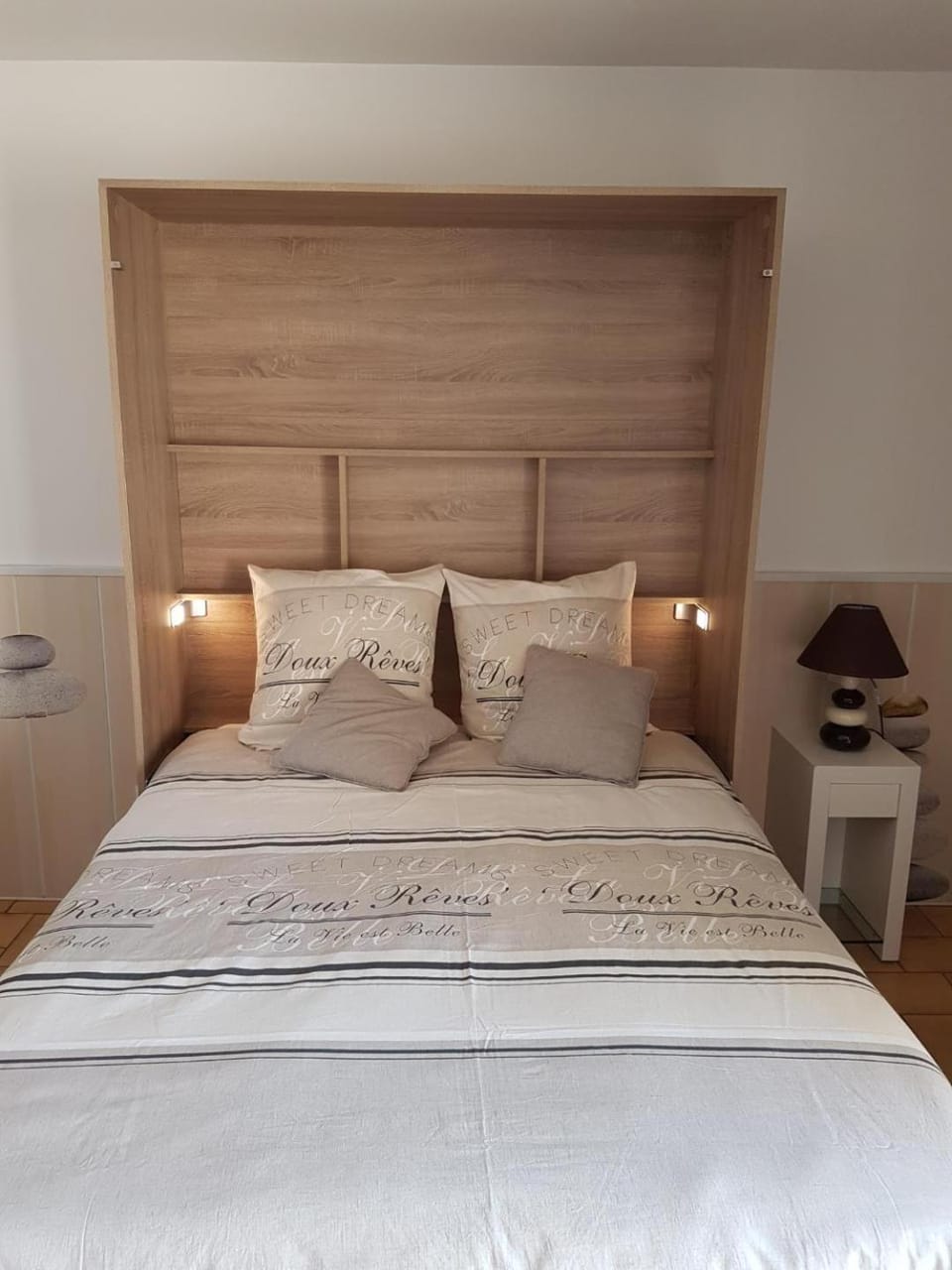 Seating area, Bedroom