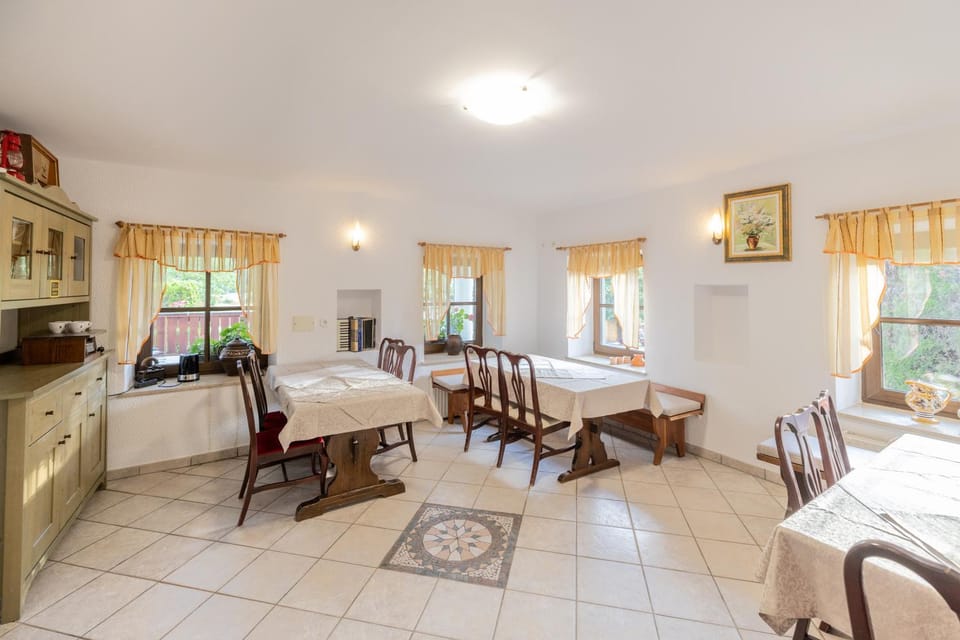 Breakfast, Breakfast