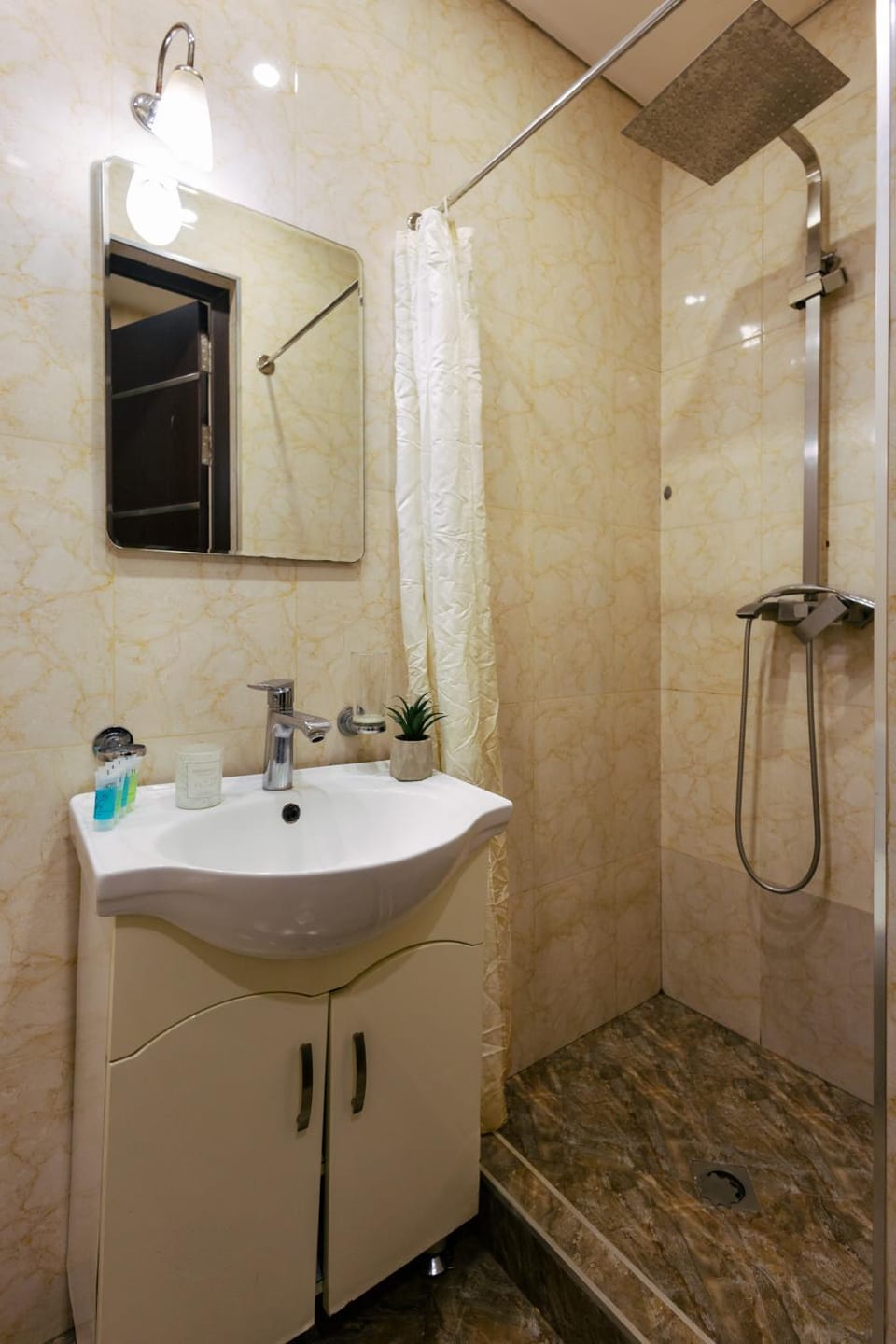 Shower, Bathroom, towels
