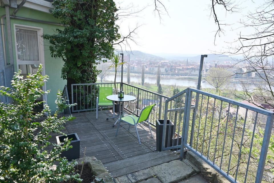 Facade/entrance, Natural landscape, Balcony/Terrace