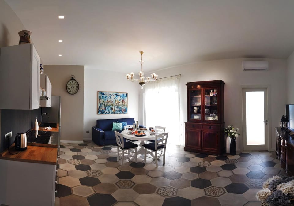 Balcony/Terrace, Living room, Seating area, Dining area