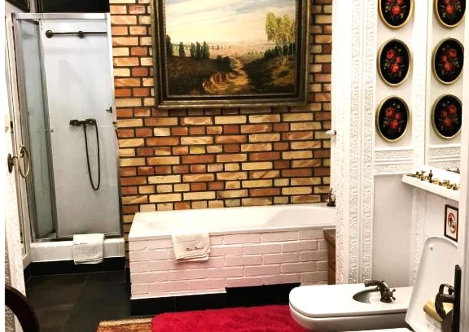 Shower, Toilet, Bathroom, Area and facilities, Bath