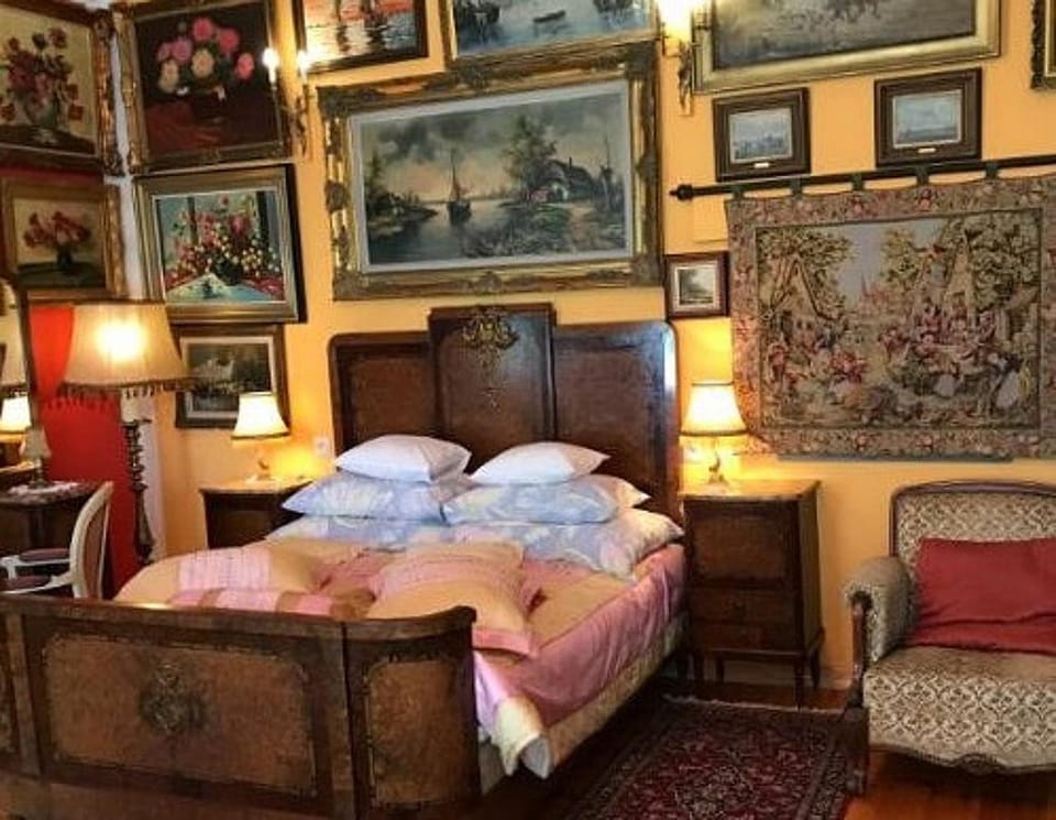 Bed, Photo of the whole room, Decorative detail, Bedroom, Family