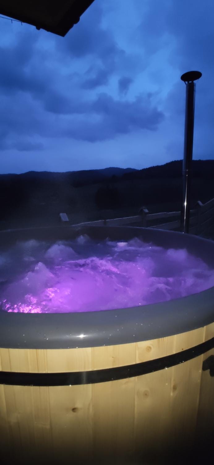 Góralskie Domki na Podhalu z jacuzzi Nature lodge in Lesser Poland Voivodeship