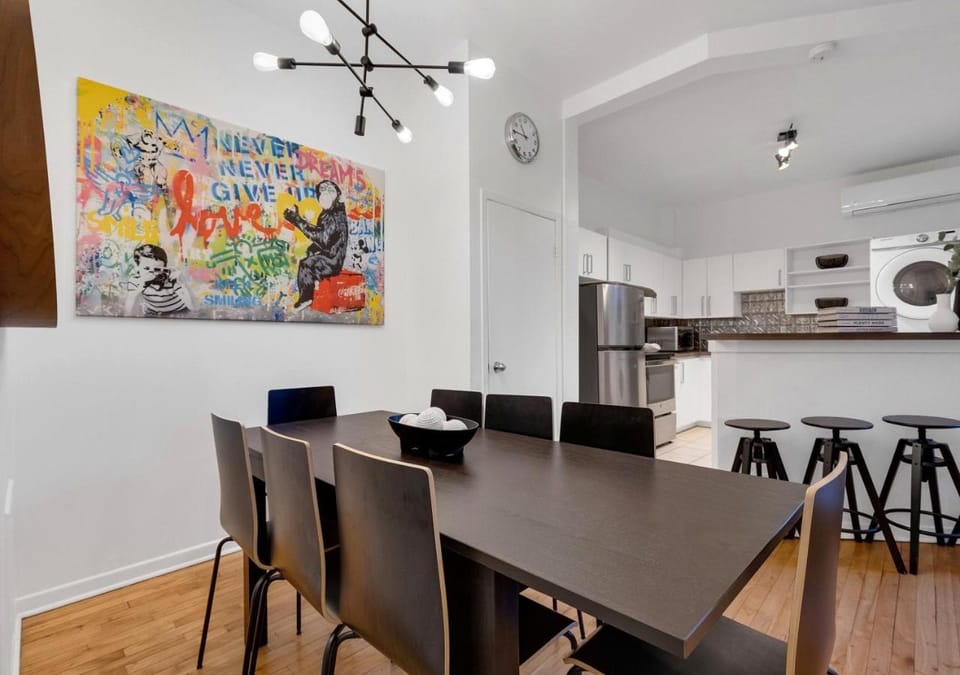 Kitchen or kitchenette, Dining area, minibar, oven, pet friendly, stove