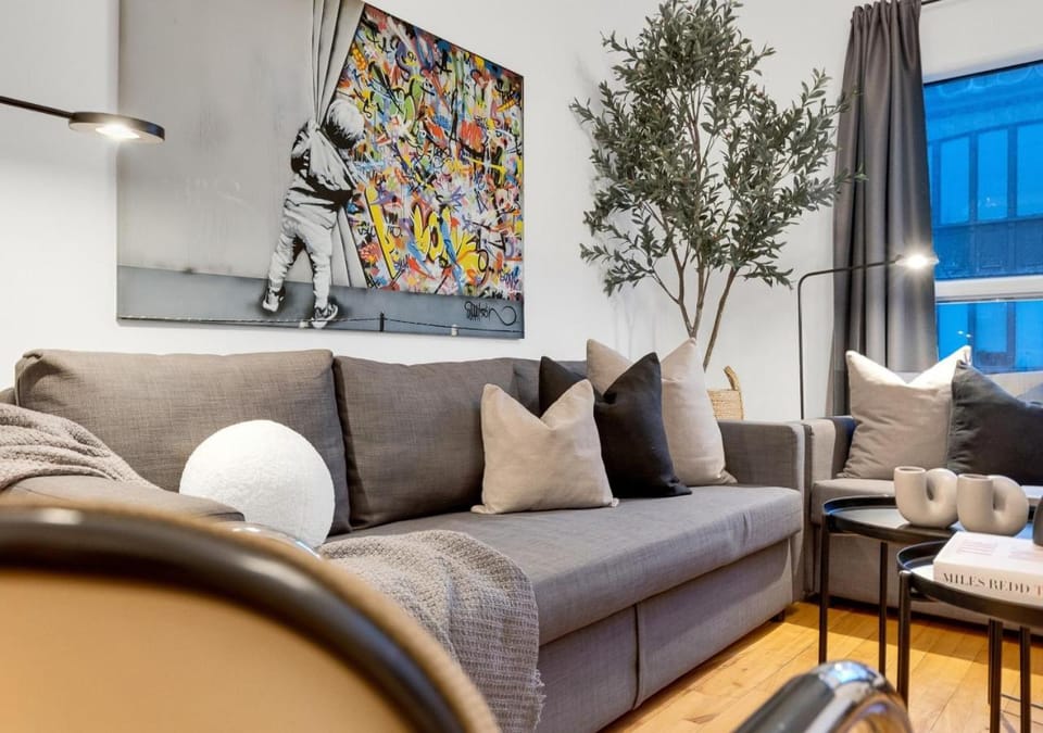 Living room, Seating area