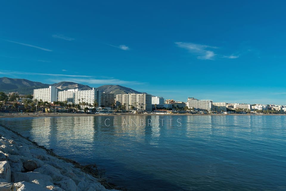 Nearby landmark, Neighbourhood, Beach