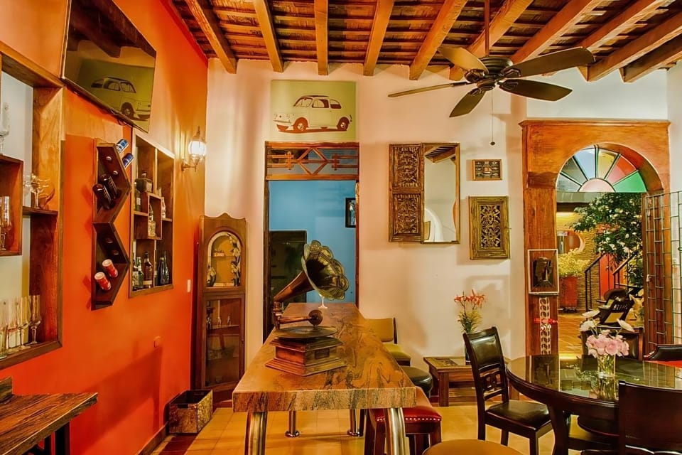 Lounge or bar, Dining area