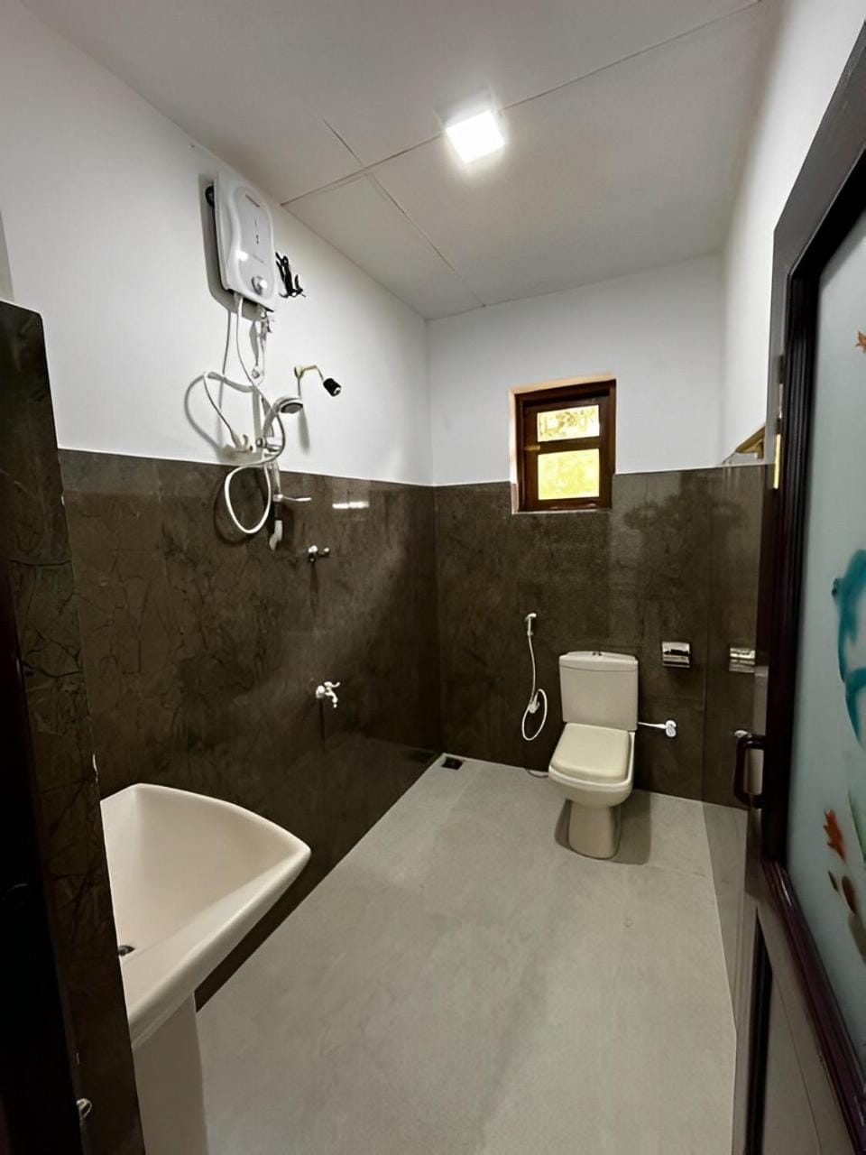 Shower, Toilet