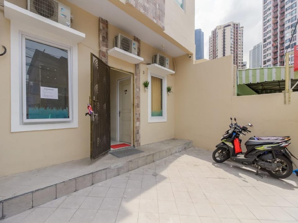 Property building, Facade/entrance