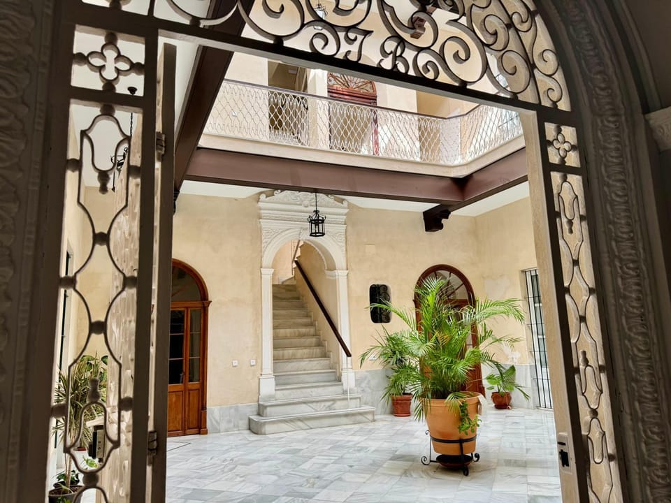 Patio, Facade/entrance
