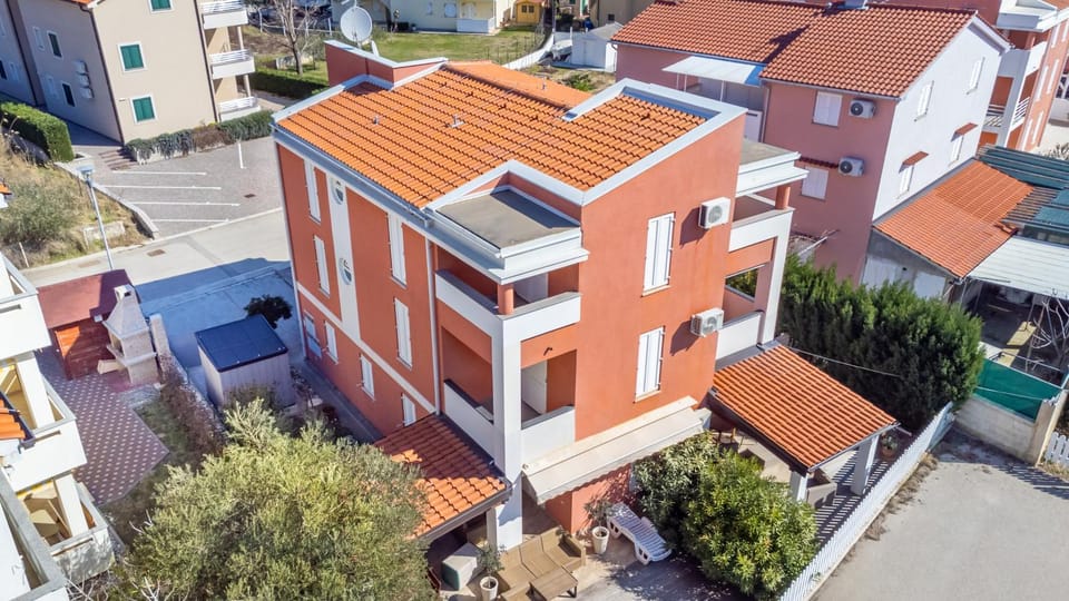 Property building, Bird's eye view