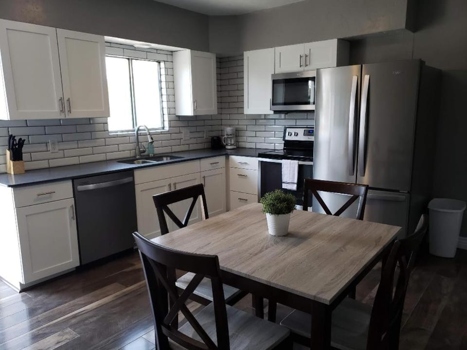 Downtown Bungalow- 2 bedroom Apartment in Cedar City