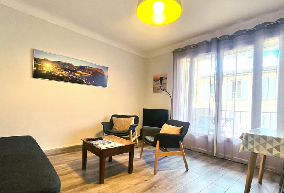 Le 13 Apartment in Cassis