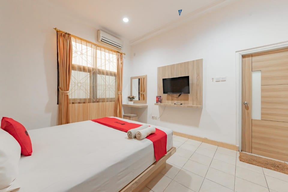 Bed, TV and multimedia, Bedroom, air conditioner