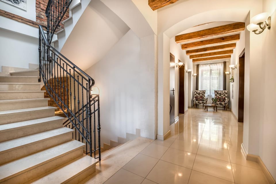 Property building, Facade/entrance, Lobby or reception
