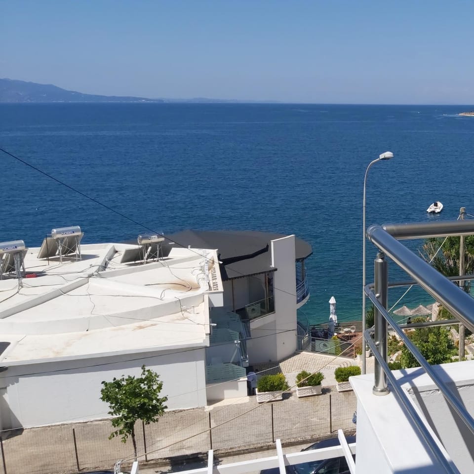 Neighbourhood, Sea view