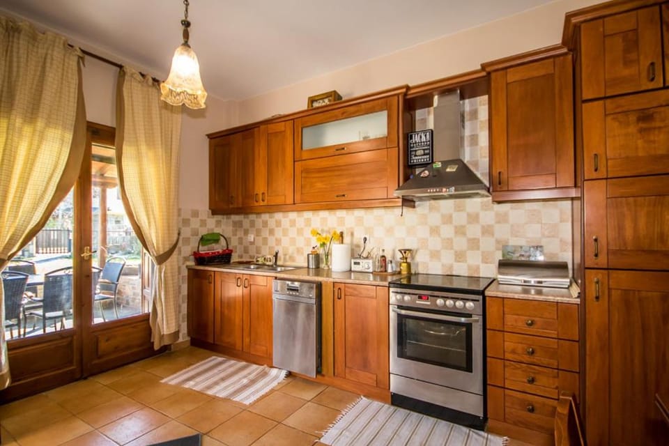 Luxury Villa Helios House in Magnesia Prefecture, Greece