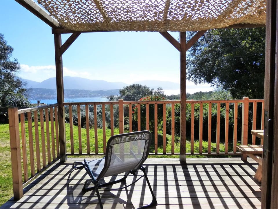 Magnifique chalet vue mer, a quelques minutes des plages Chalet in Corsica