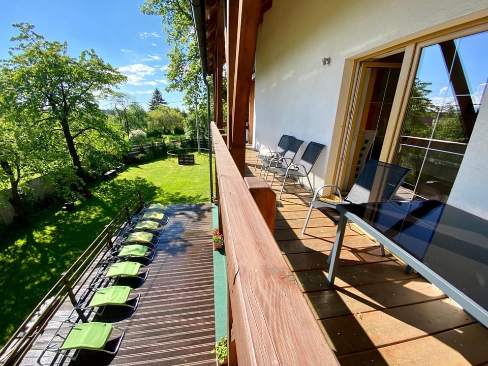 Spring, Day, Garden, View (from property/room), Balcony/Terrace, Seating area, Garden view