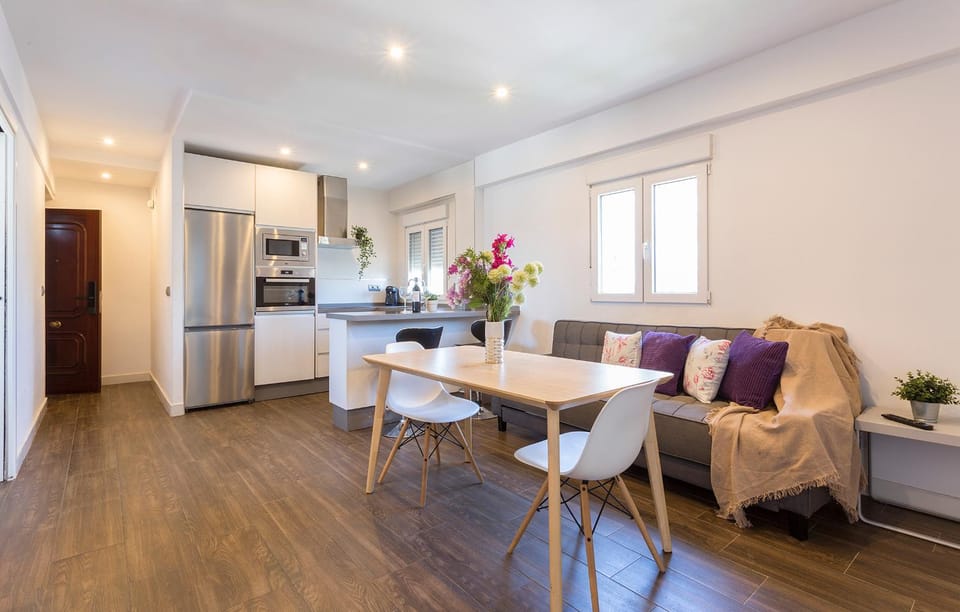 Lobby or reception, Dining area, pet friendly, kitchen