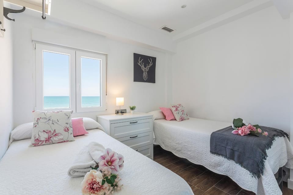 Bed, Bedroom, Sea view, Sunrise