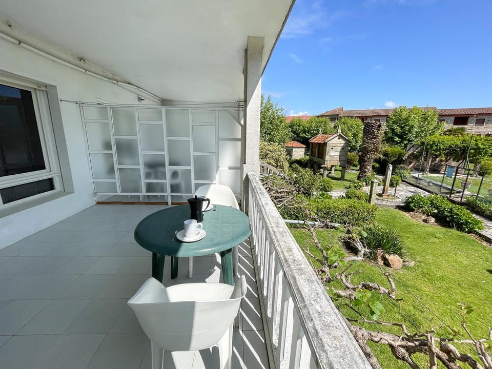 View (from property/room), Balcony/Terrace, Garden view