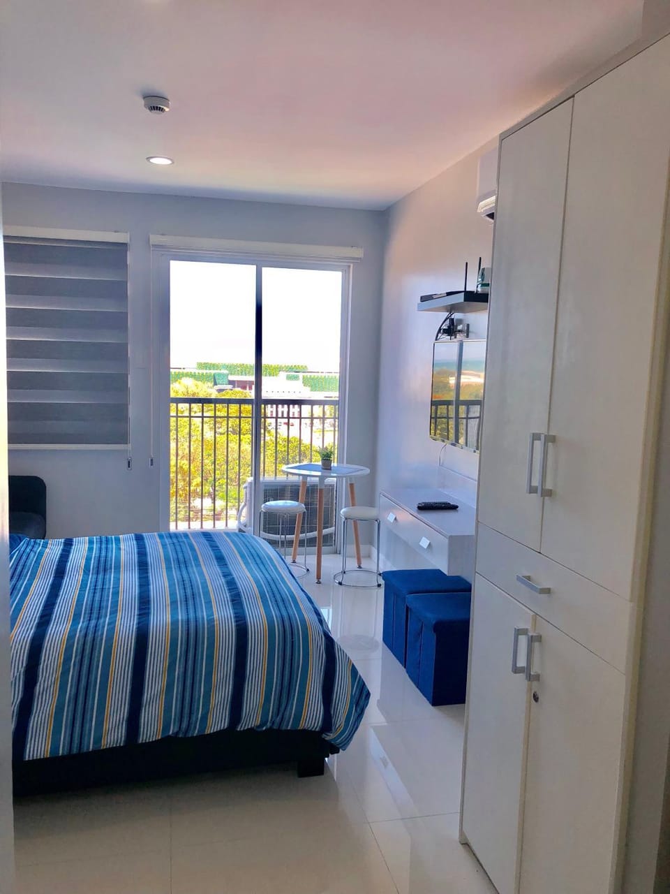 Explorer Suite 1004 Apartment in Bacolod