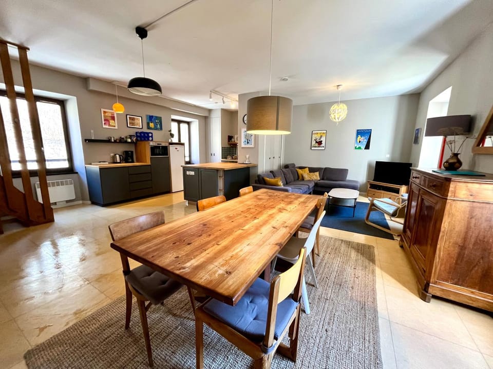 Living room, Dining area