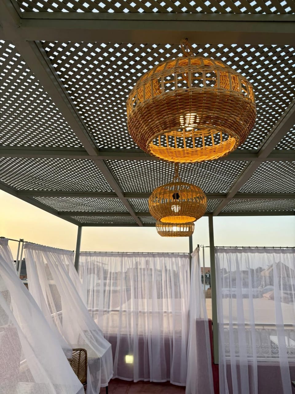 Restaurant/places to eat, Balcony/Terrace