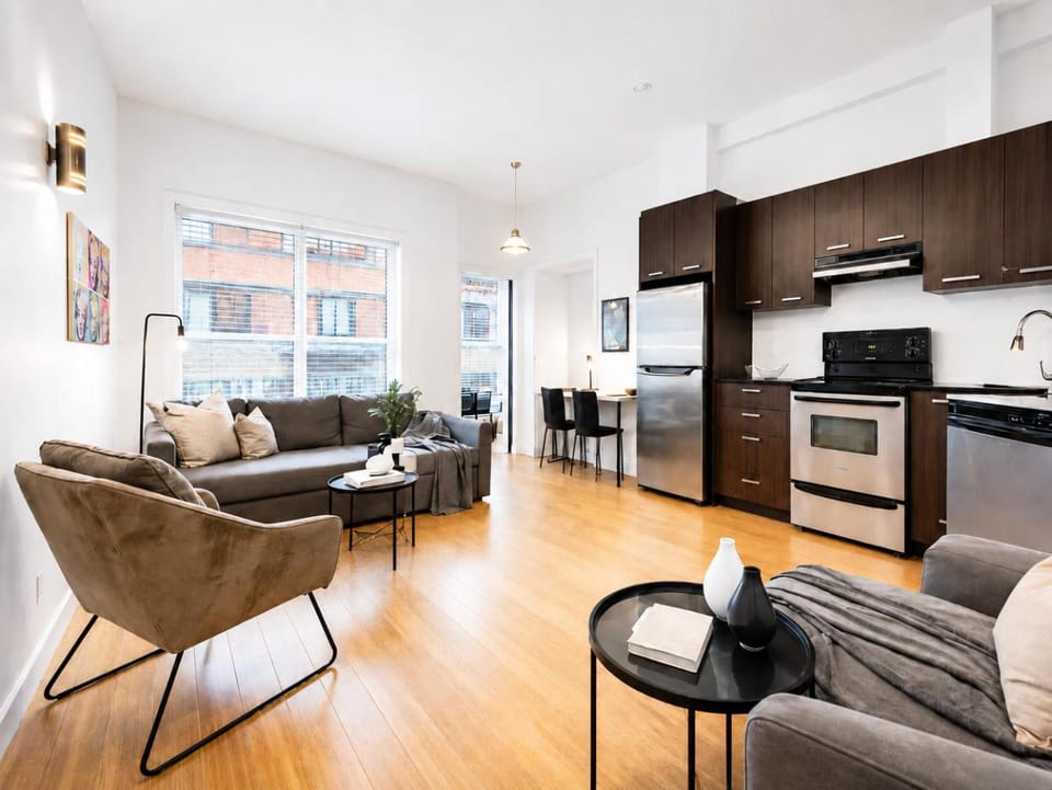 Kitchen or kitchenette, Living room, Seating area, Dining area, dishwasher, minibar, oven, pet friendly, stove