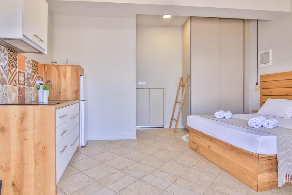 Bed, Kitchen or kitchenette, Area and facilities
