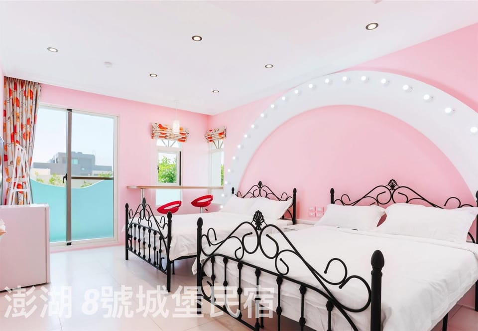 Bedroom, bunk bed