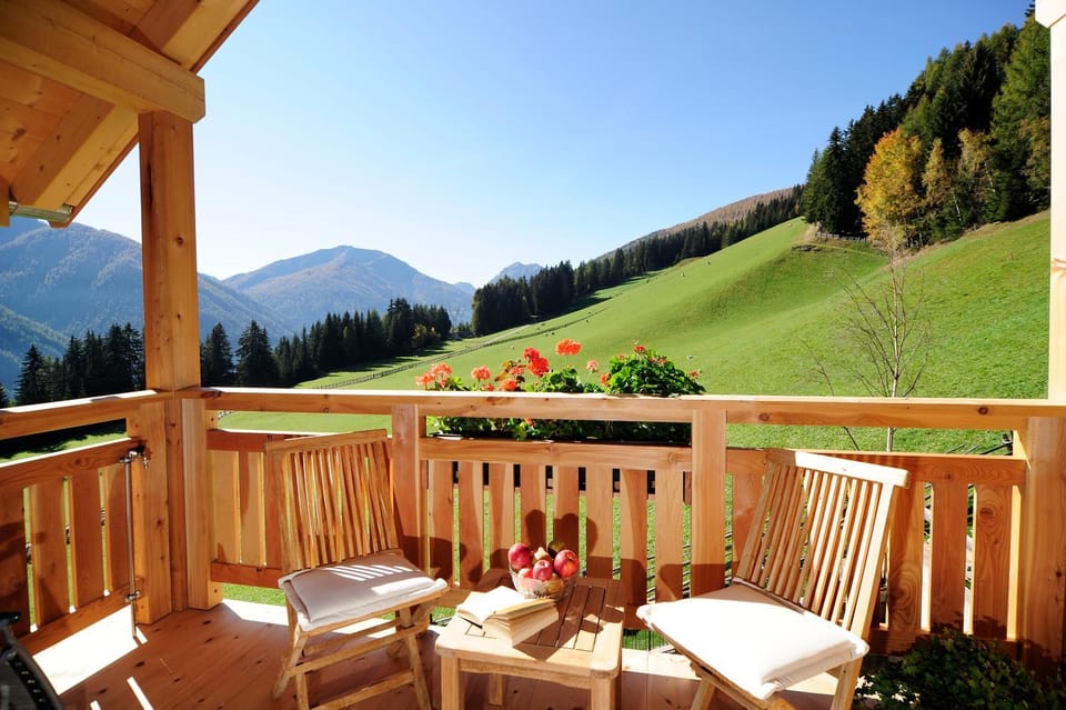 Balcony/Terrace, Mountain view
