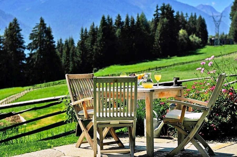 Garden, Mountain view