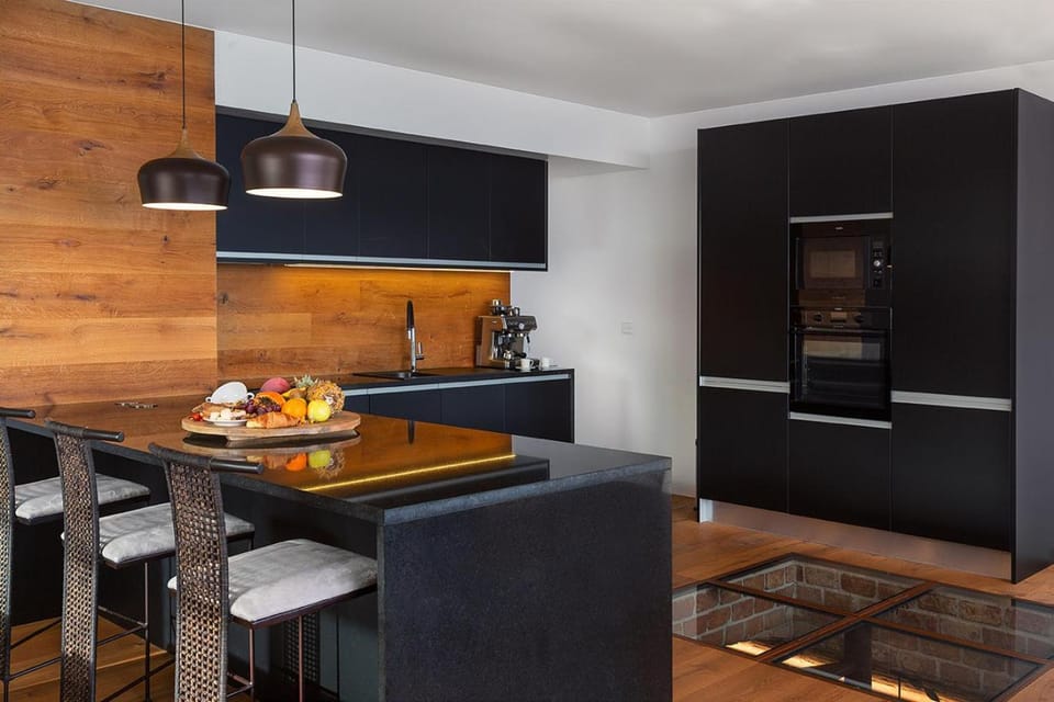 Food close-up, Coffee/tea facilities, Kitchen or kitchenette, Seating area, Dining area, Food, Non alcoholic drinks, Location
