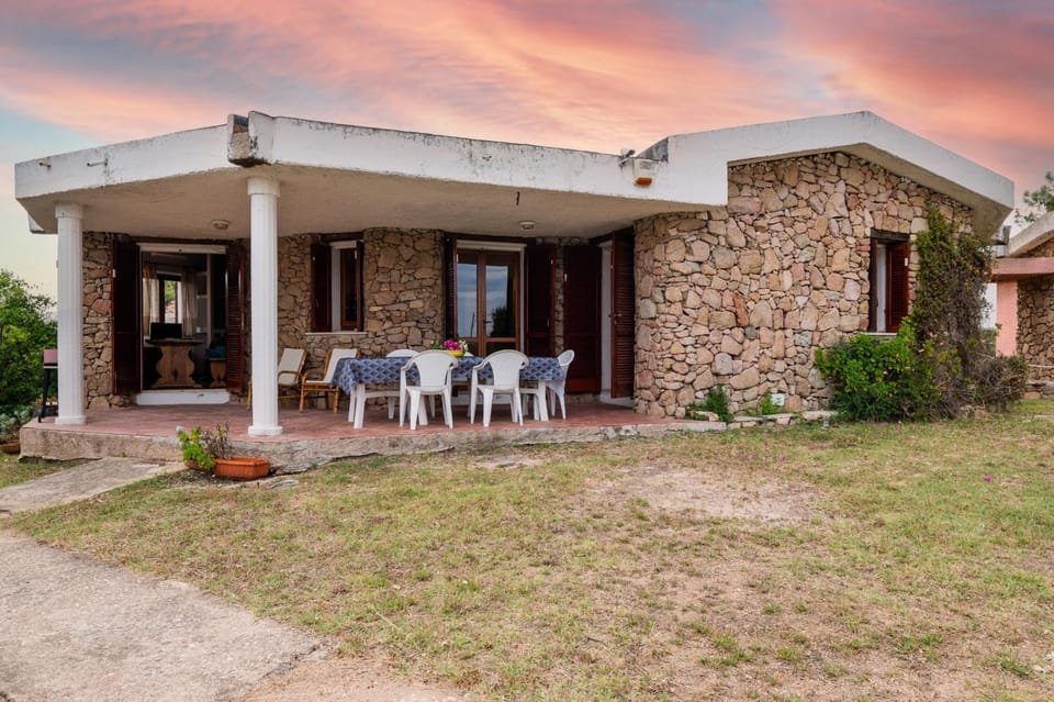 Property building, Facade/entrance, Off site