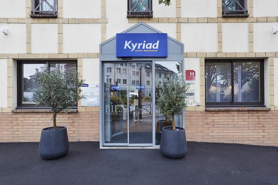 Facade/entrance, Street view