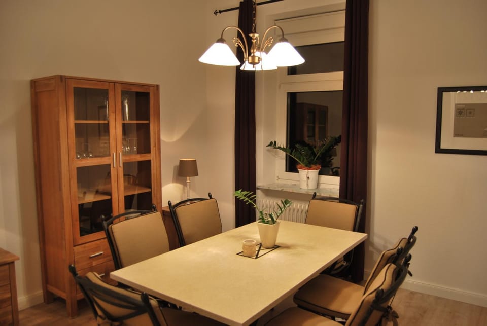 Decorative detail, Dining area