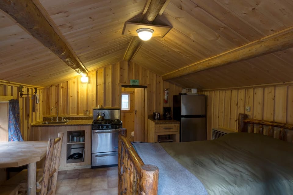Silver Gate Lodging Motel in Cooke City-Silver Gate