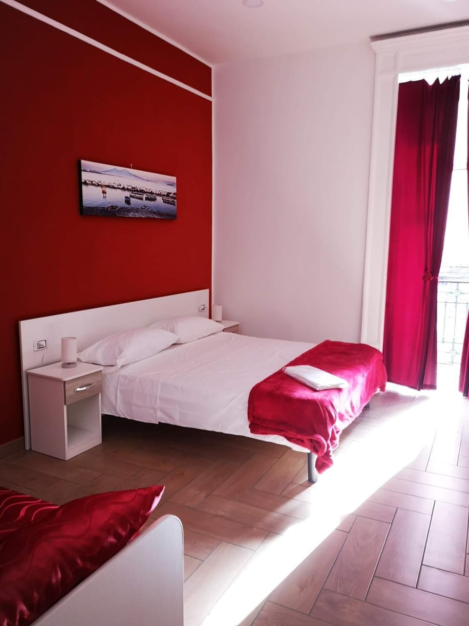Bed, Photo of the whole room, Bedroom