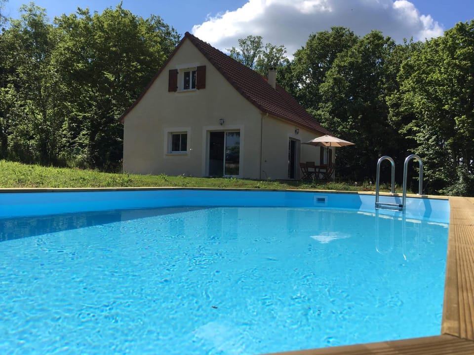 Property building, Garden, Pool view