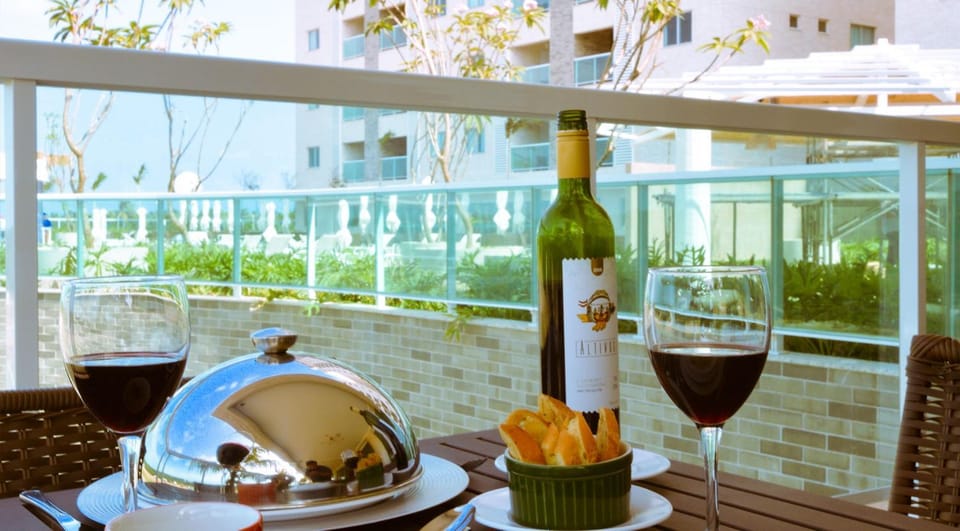 Restaurant/places to eat, Drinks, Alcoholic drinks