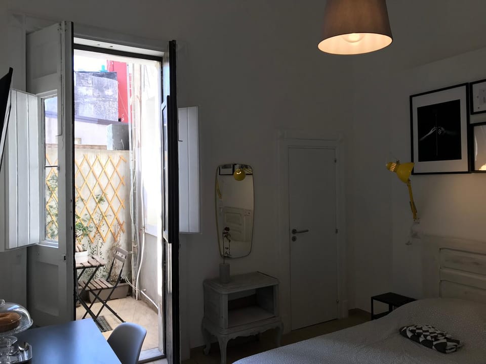 Bed, Bathroom, Balcony/Terrace, Food and drinks, Photo of the whole room, Bedroom