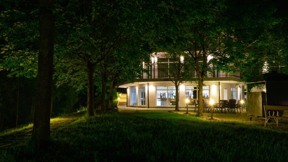 Property building, Garden, Garden, Balcony/Terrace, Lounge or bar