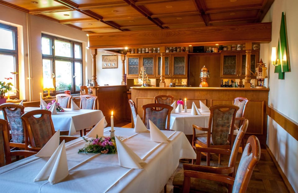 Restaurant/places to eat