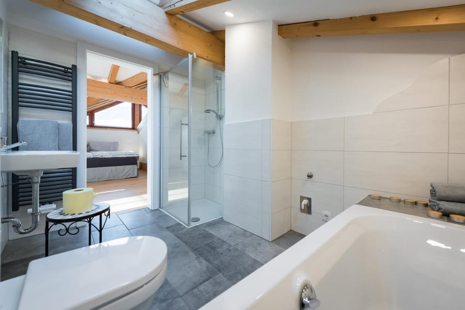 Toilet, Bathroom, Seating area