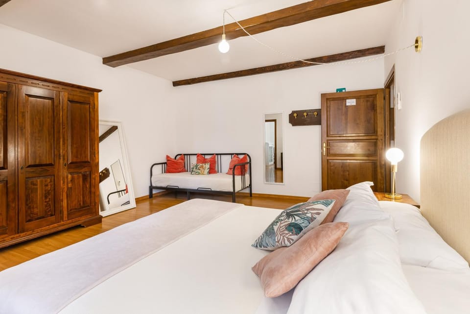 Bed, Photo of the whole room, Bedroom, wardrobe