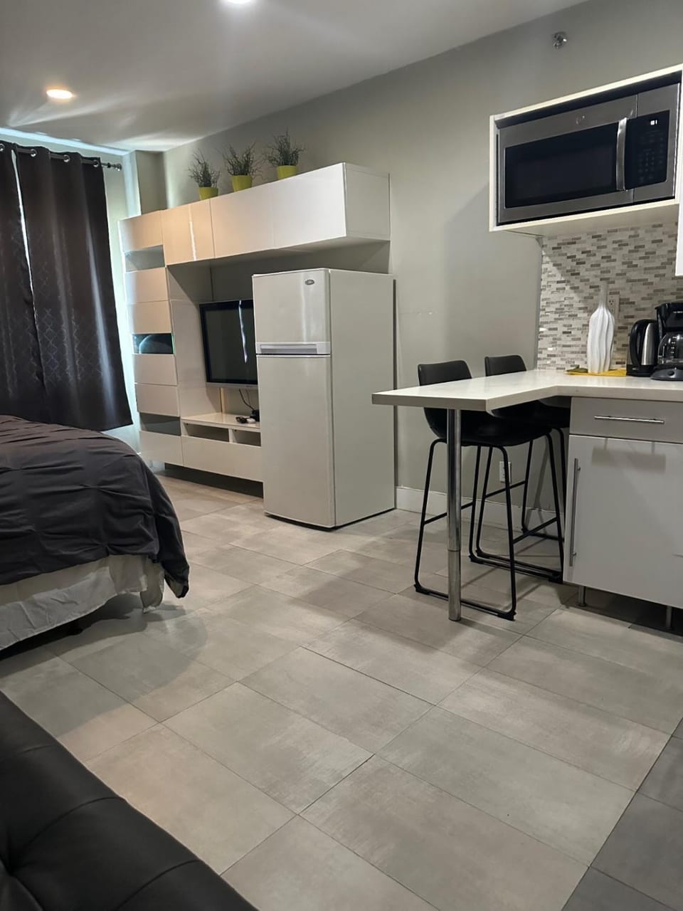 Casablanca Private Studios with direct Beach Access Apartment in Miami Beach