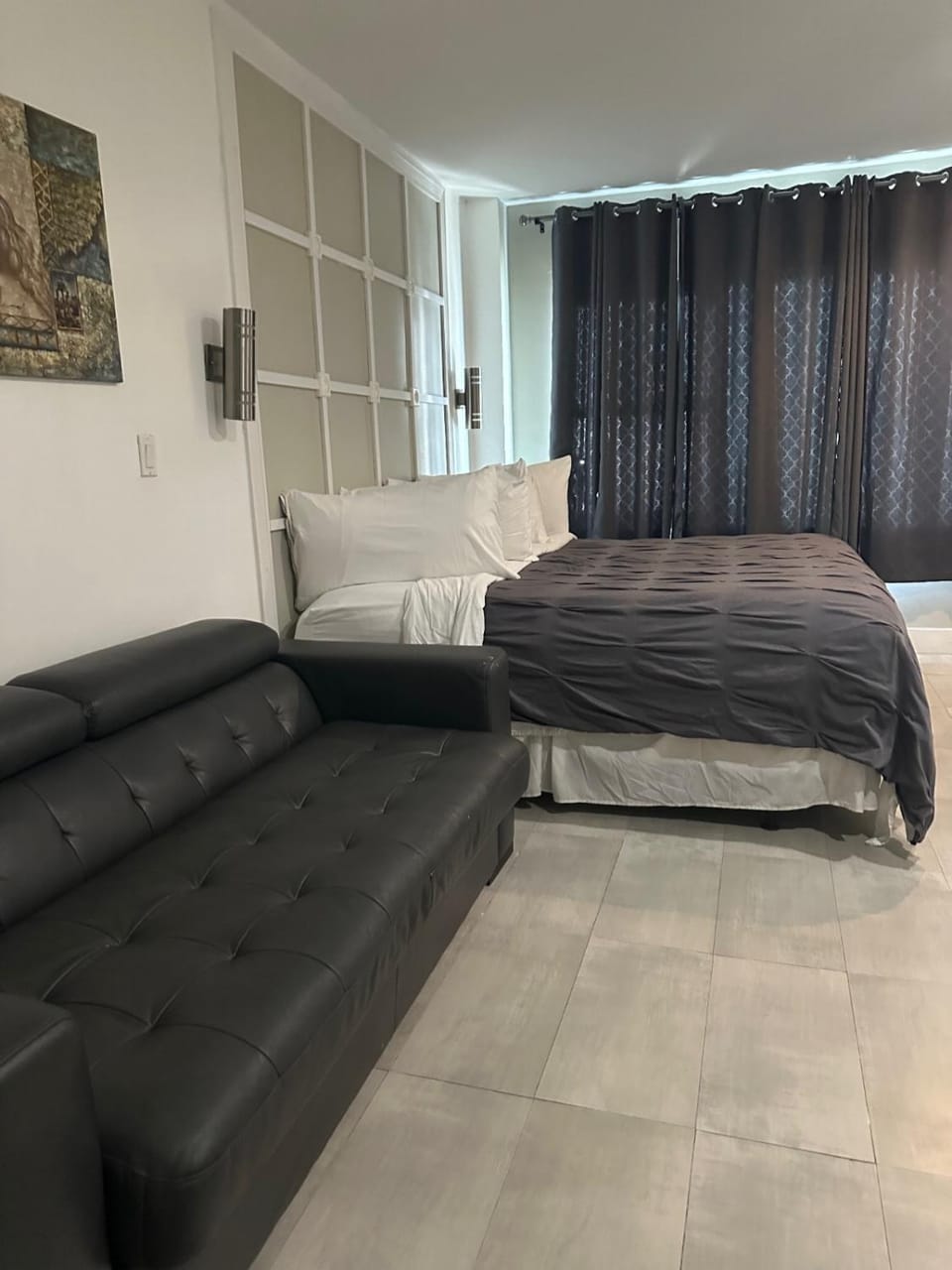 Casablanca Private Studios with direct Beach Access Apartment in Miami Beach